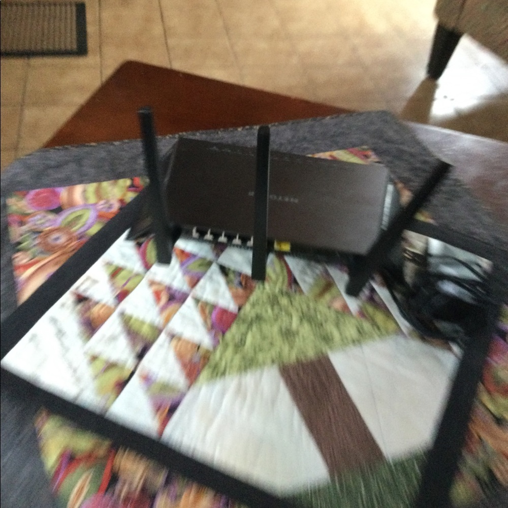 NETGEAR Router - Picture 6 of 7